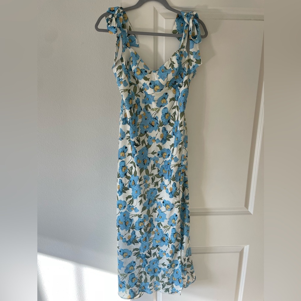 NWT Astr “Bow Strap Satin Midi Dress” Size Large - Picture 2 of 8